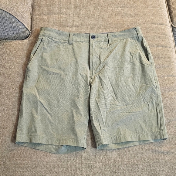 Orvis Light Olive Green Casual Outdoor Relaxed Shorts Size 36 - Picture 1 of 8